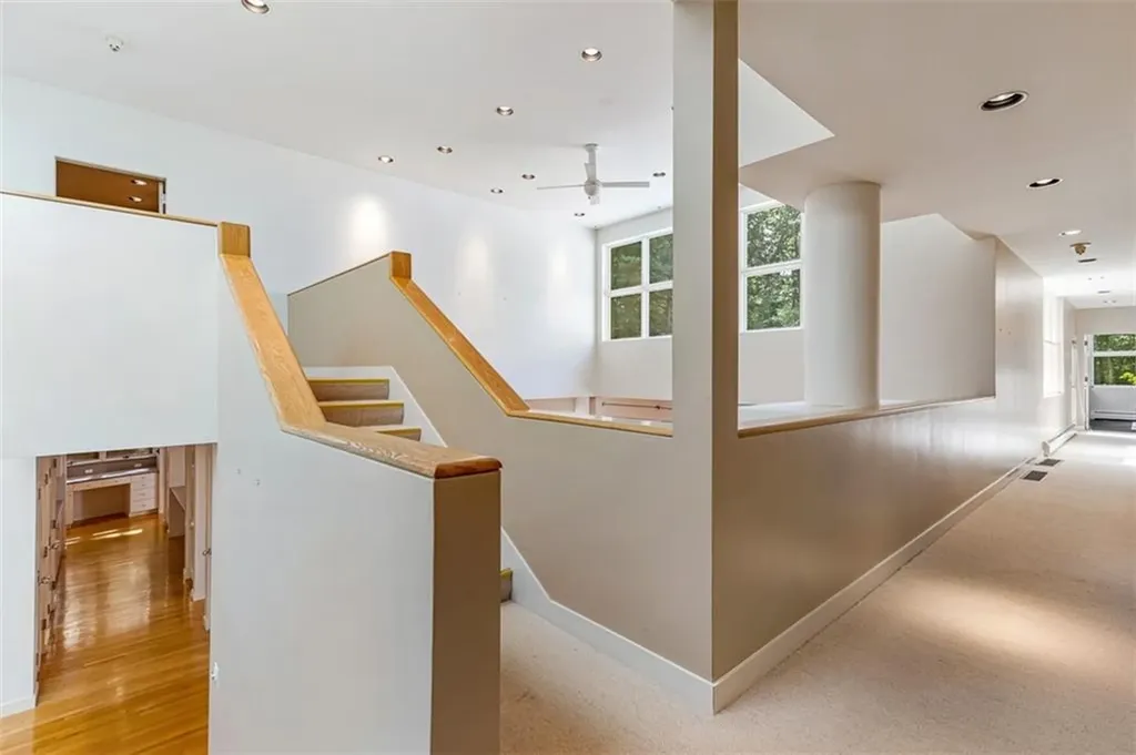 9 Oak Hill Drive Lincoln RI 02865