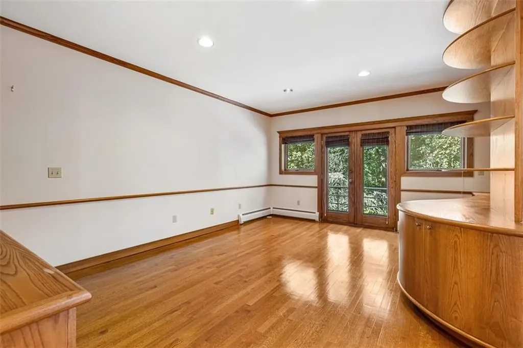 9 Oak Hill Drive Lincoln RI 02865