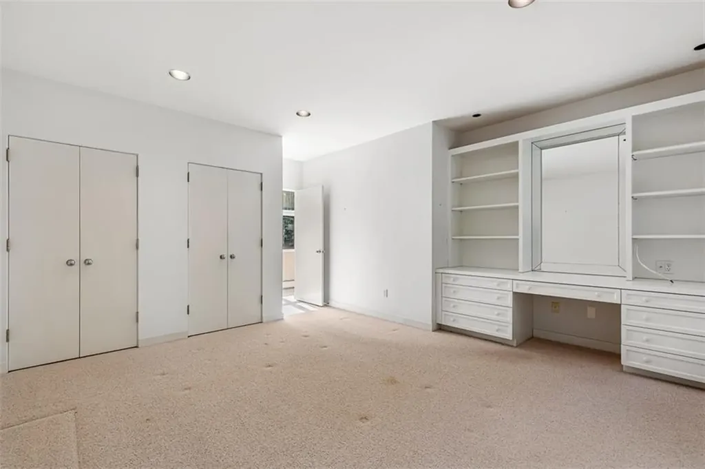 9 Oak Hill Drive Lincoln RI 02865
