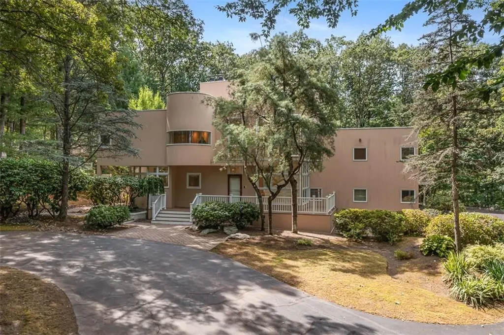 9 Oak Hill Drive Lincoln RI 02865