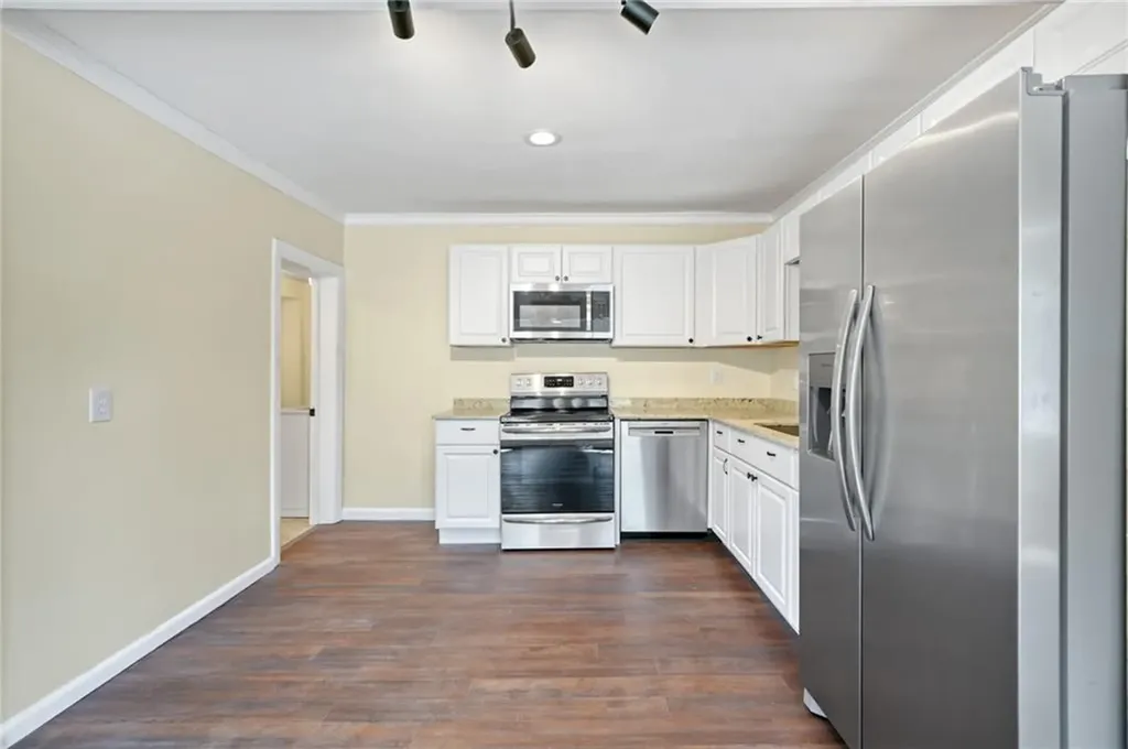211 Irving Road Warwick RI 02888