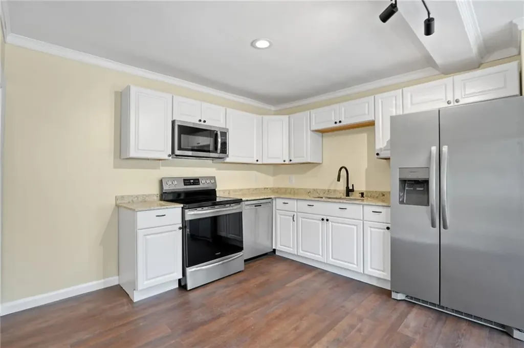 211 Irving Road Warwick RI 02888