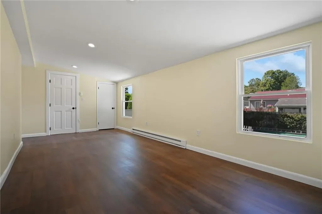 211 Irving Road Warwick RI 02888