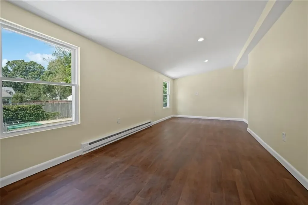 211 Irving Road Warwick RI 02888