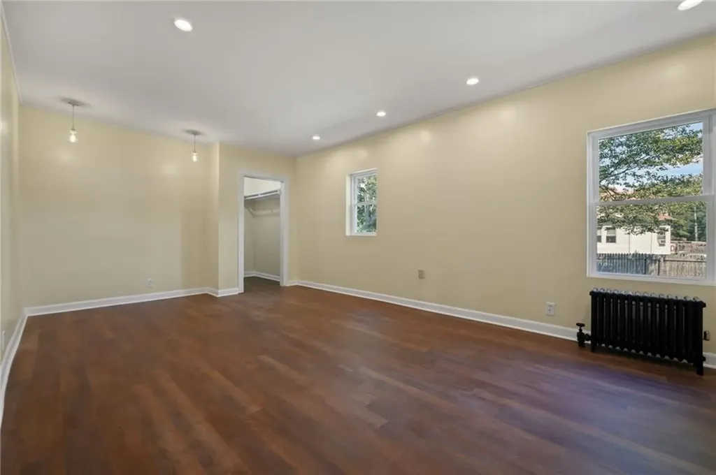 211 Irving Road Warwick RI 02888
