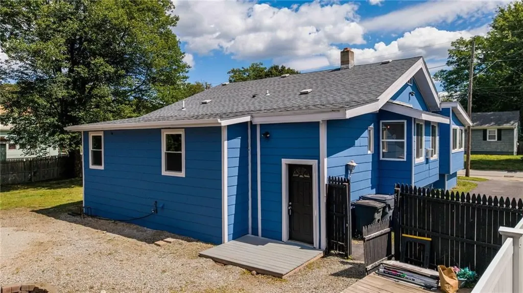 211 Irving Road Warwick RI 02888