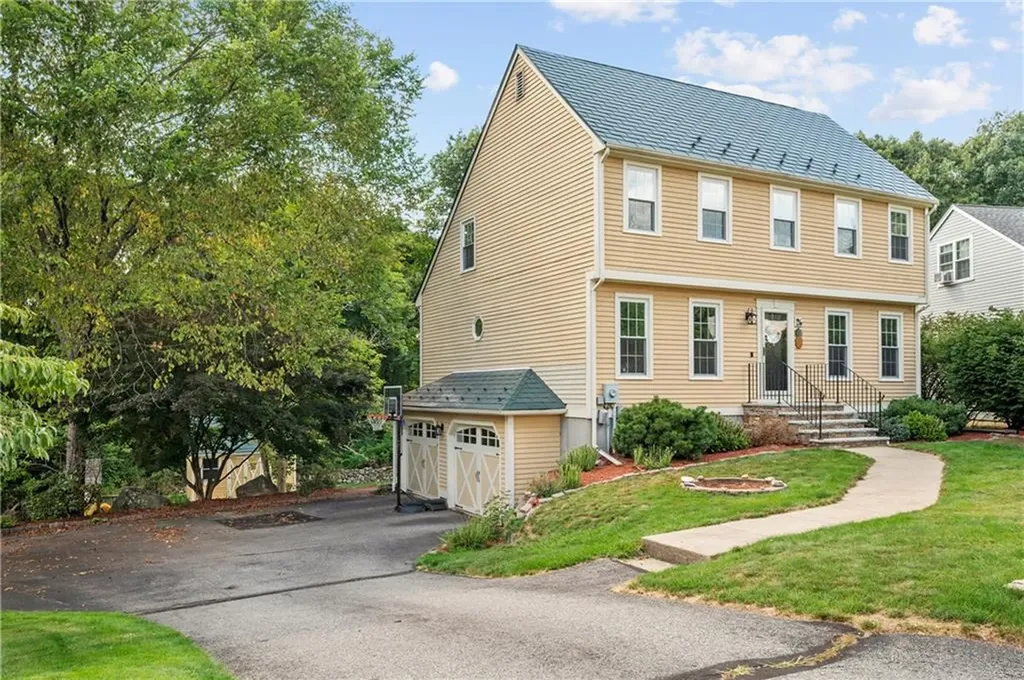 26 Mashie Road Cumberland RI 02864