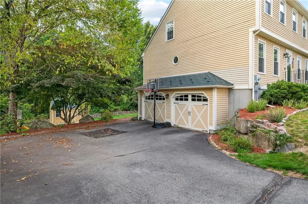 26 Mashie Road Cumberland RI 02864