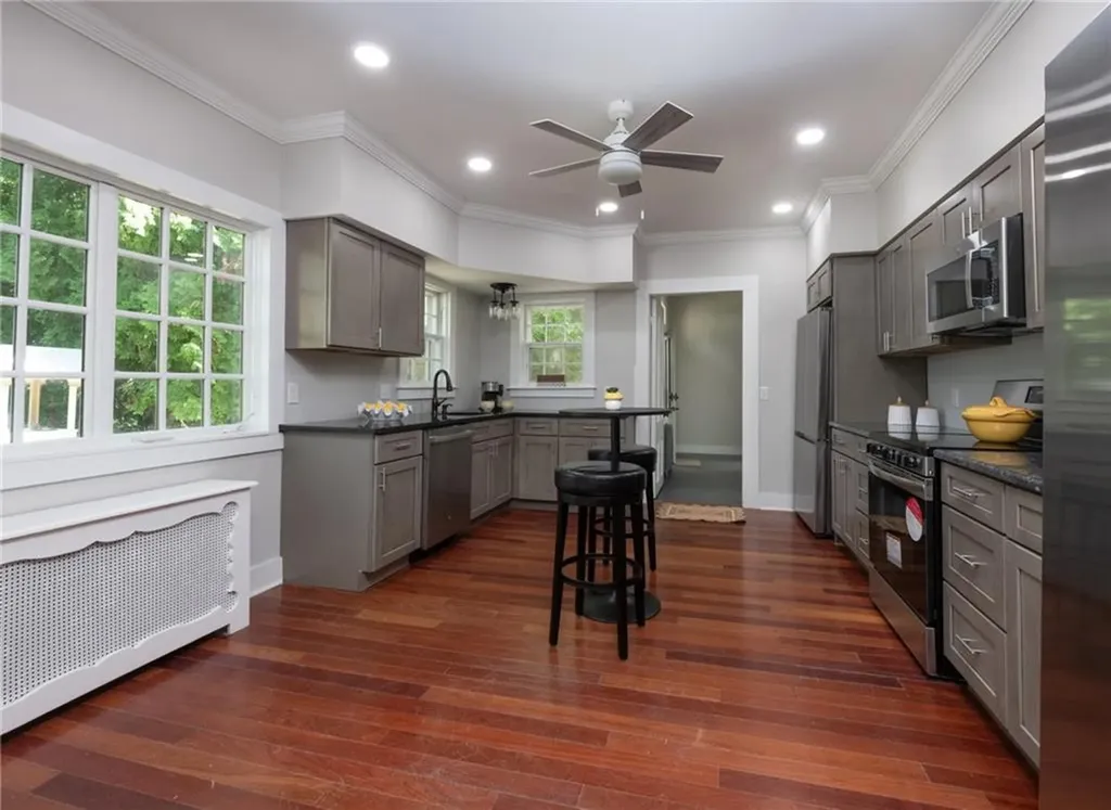 81 Old North Road South Kingstown RI 02881