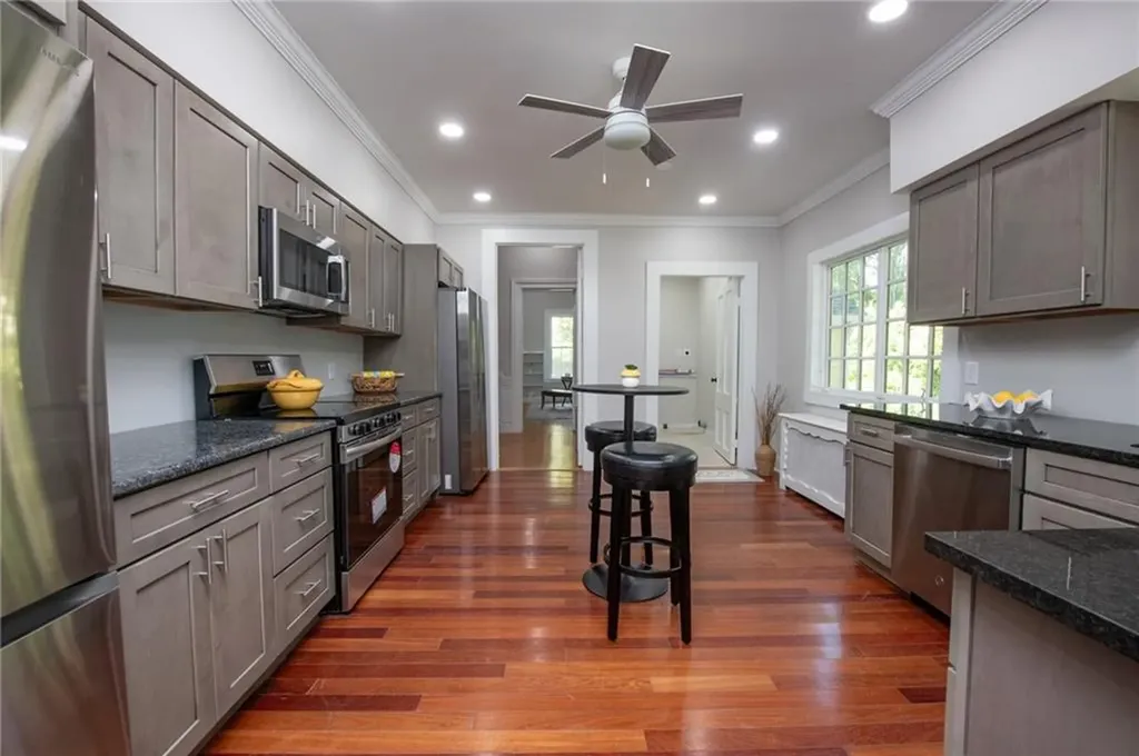 81 Old North Road South Kingstown RI 02881