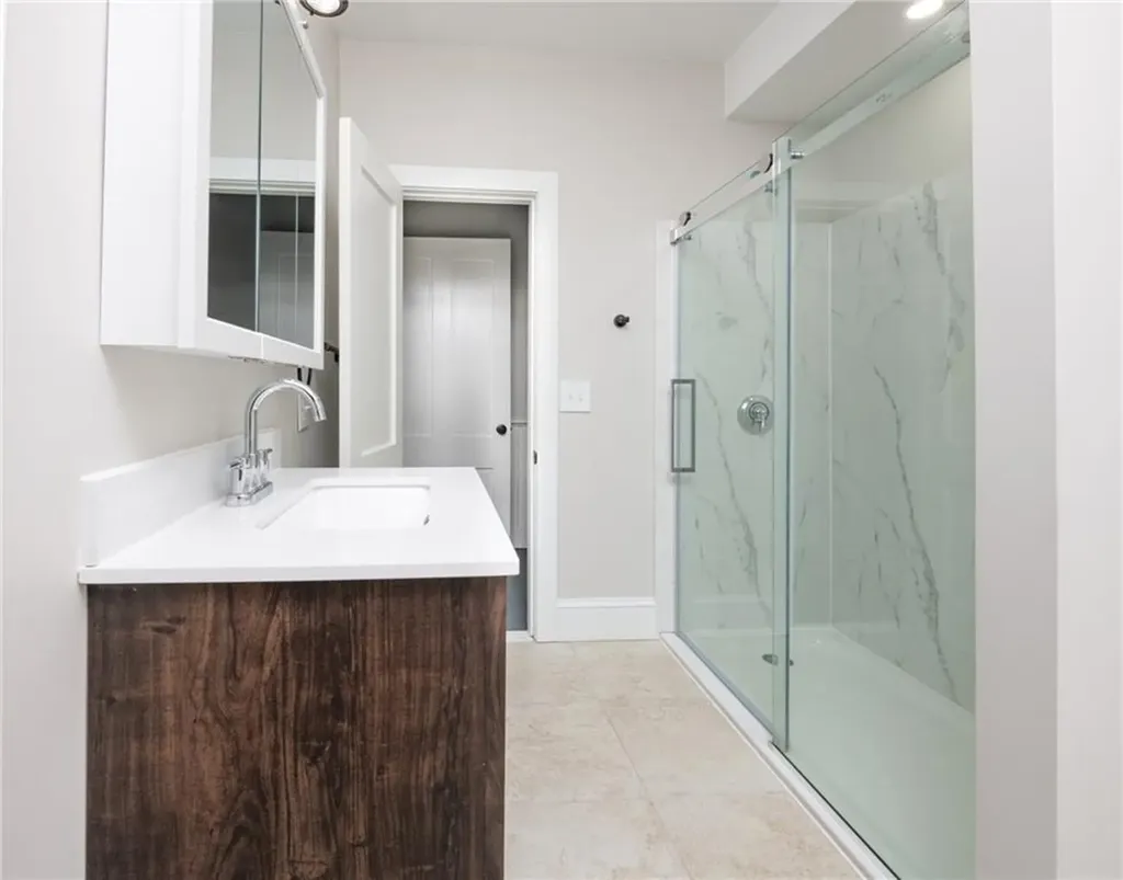 81 Old North Road South Kingstown RI 02881