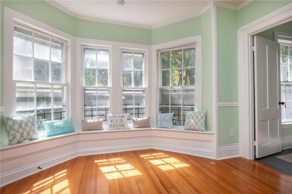 81 Old North Road South Kingstown RI 02881