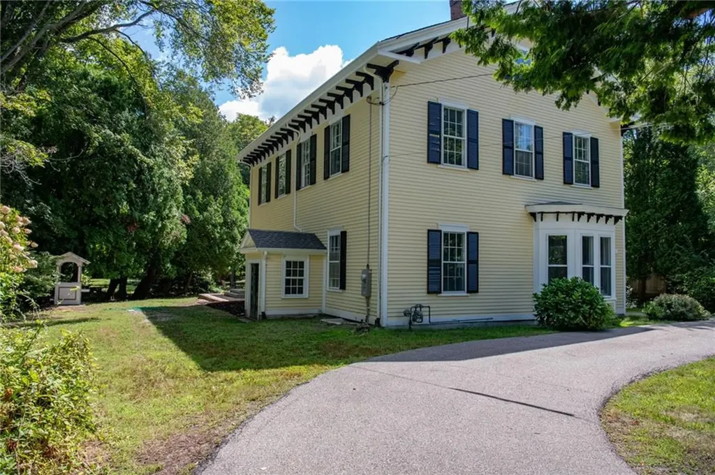 81 Old North Road South Kingstown RI 02881