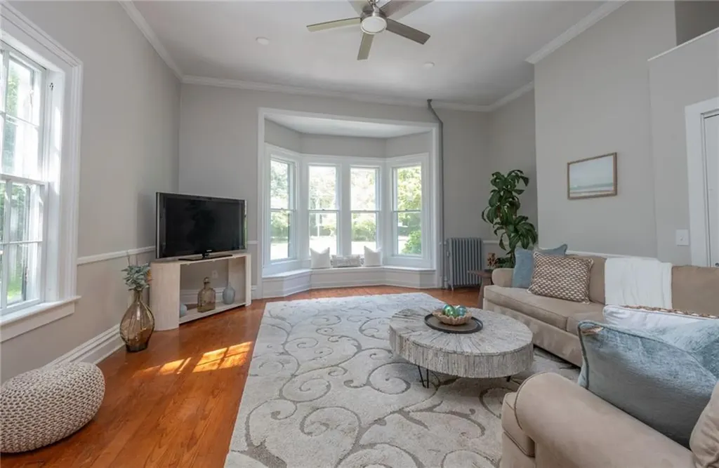 81 Old North Road South Kingstown RI 02881