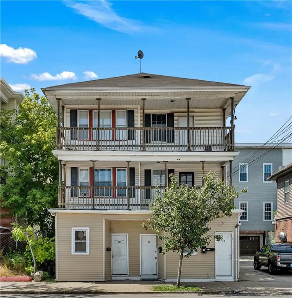 78 82 Academy Avenue Providence RI 02908