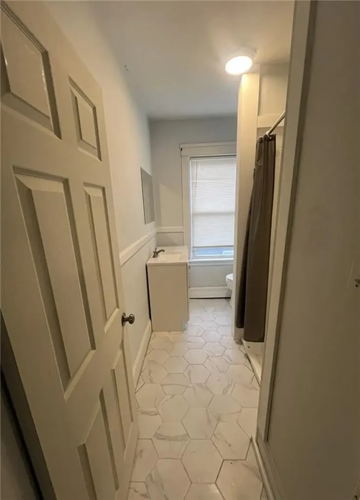 78 82 Academy Avenue Providence RI 02908