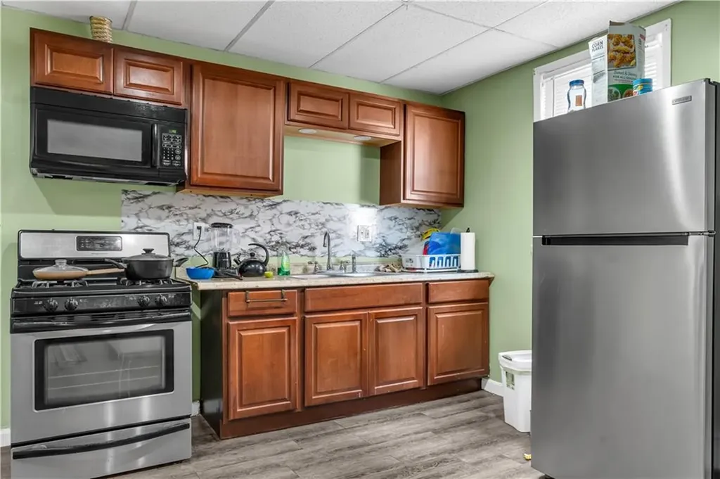 78 82 Academy Avenue Providence RI 02908