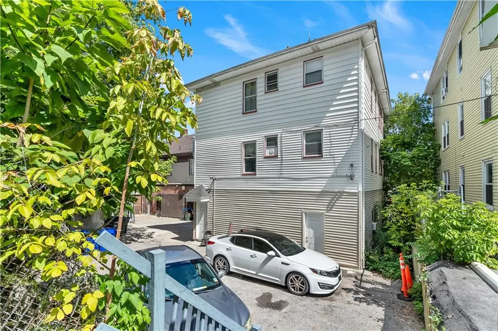 78 82 Academy Avenue Providence RI 02908