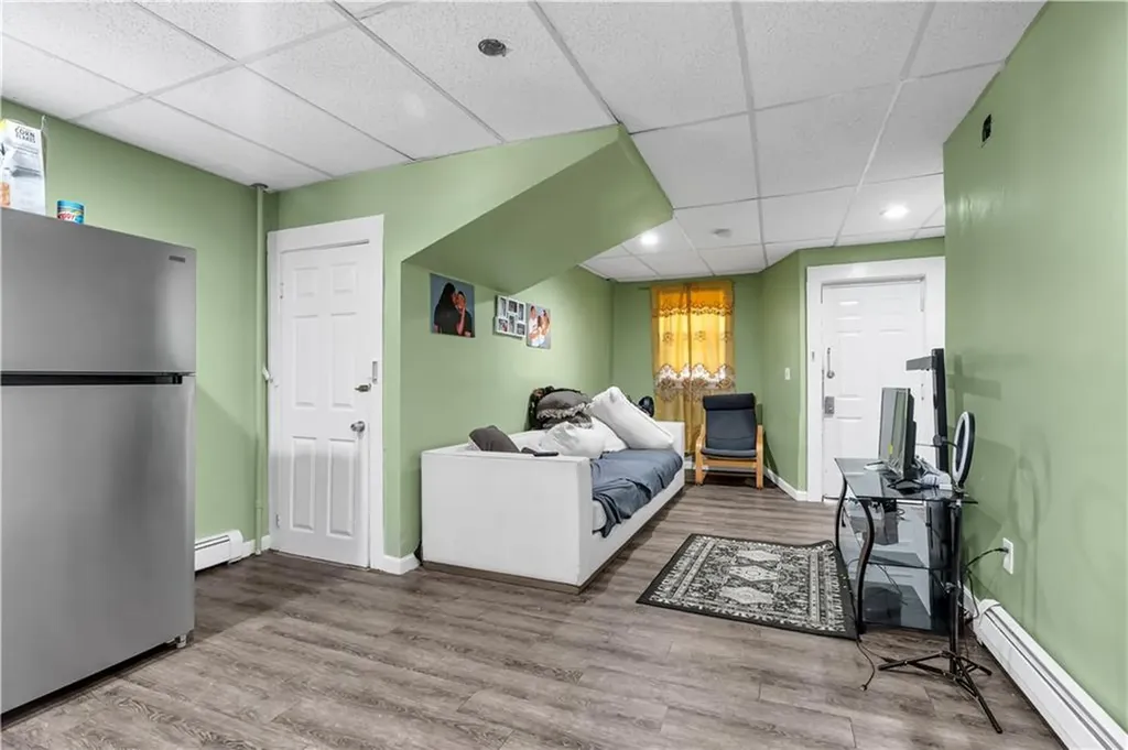 78 82 Academy Avenue Providence RI 02908