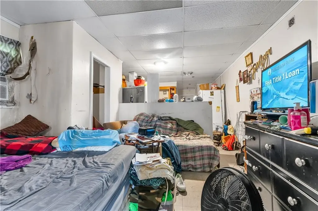 78 82 Academy Avenue Providence RI 02908