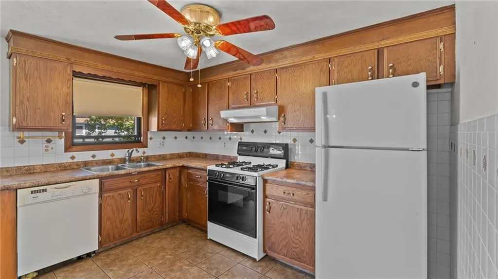 119 Killingly Street Providence RI 02909