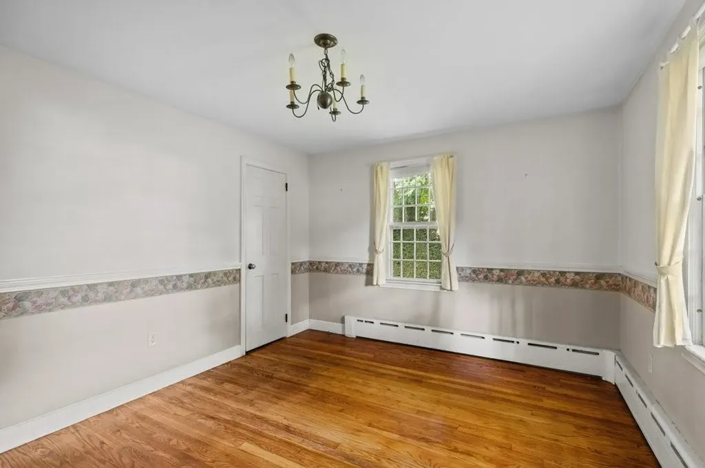 8 North Drive Middletown RI 02842