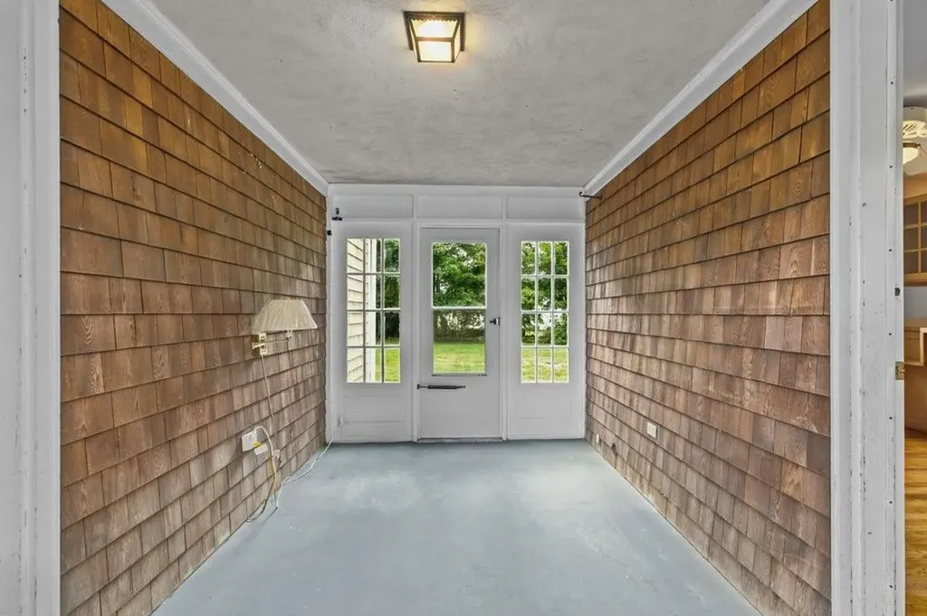 8 North Drive Middletown RI 02842