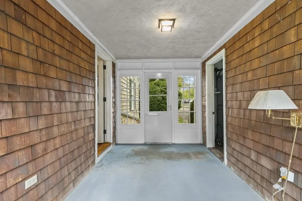 8 North Drive Middletown RI 02842