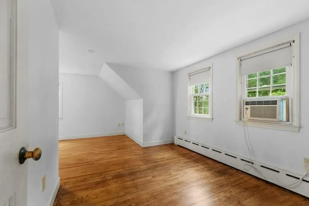 8 North Drive Middletown RI 02842