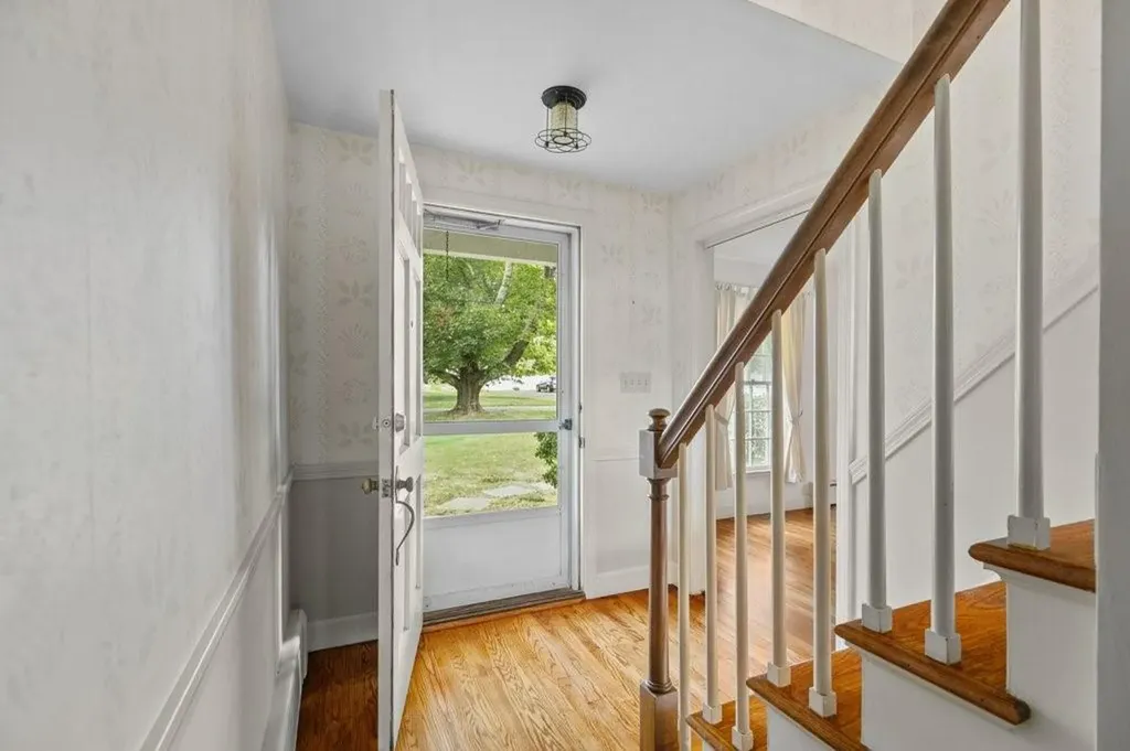 8 North Drive Middletown RI 02842