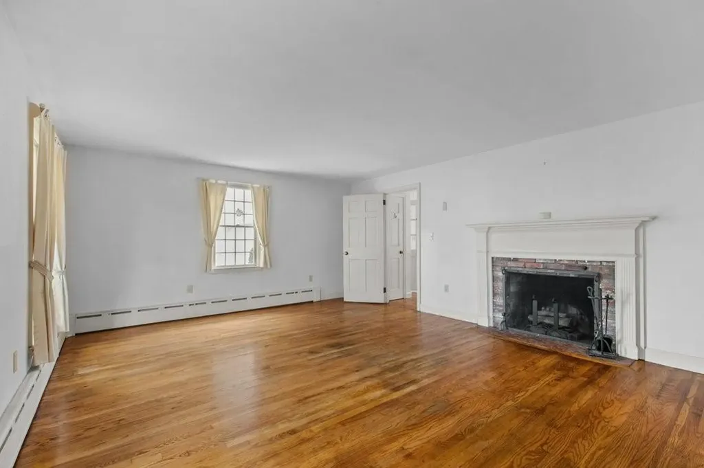 8 North Drive Middletown RI 02842