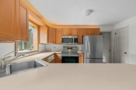 8 North Drive Middletown RI 02842