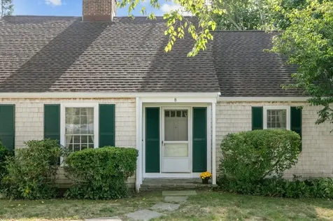 8 North Drive Middletown RI 02842