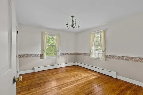 8 North Drive Middletown RI 02842