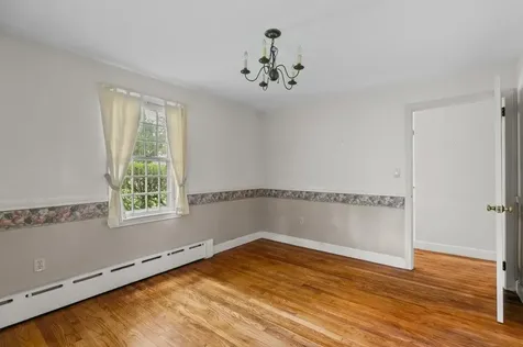 8 North Drive Middletown RI 02842