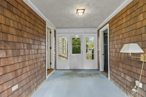 8 North Drive Middletown RI 02842