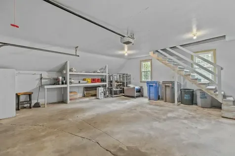 8 North Drive Middletown RI 02842