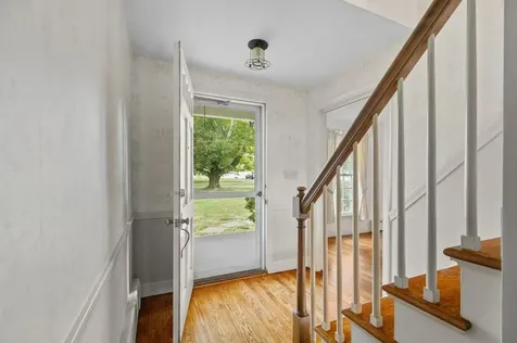 8 North Drive Middletown RI 02842