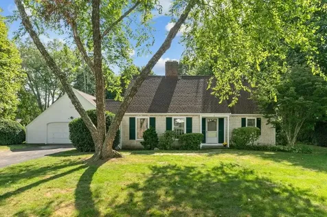 8 North Drive Middletown RI 02842