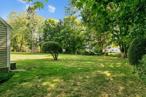 8 North Drive Middletown RI 02842