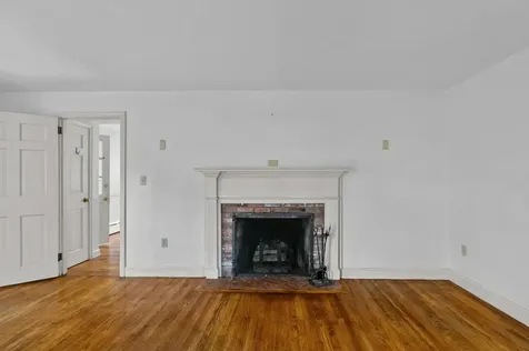 8 North Drive Middletown RI 02842