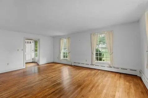 8 North Drive Middletown RI 02842