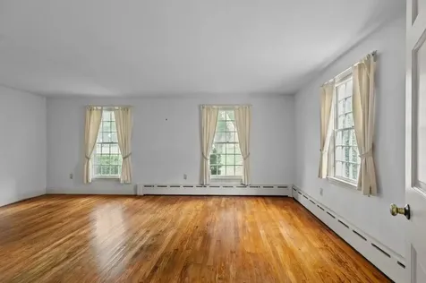 8 North Drive Middletown RI 02842