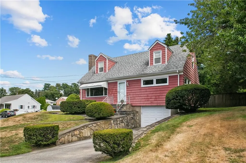 14 Church Street Tiverton RI 02878
