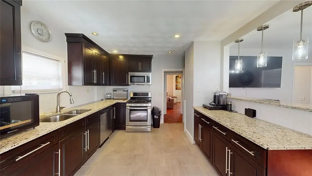 43 Toronto Avenue Providence RI 02905