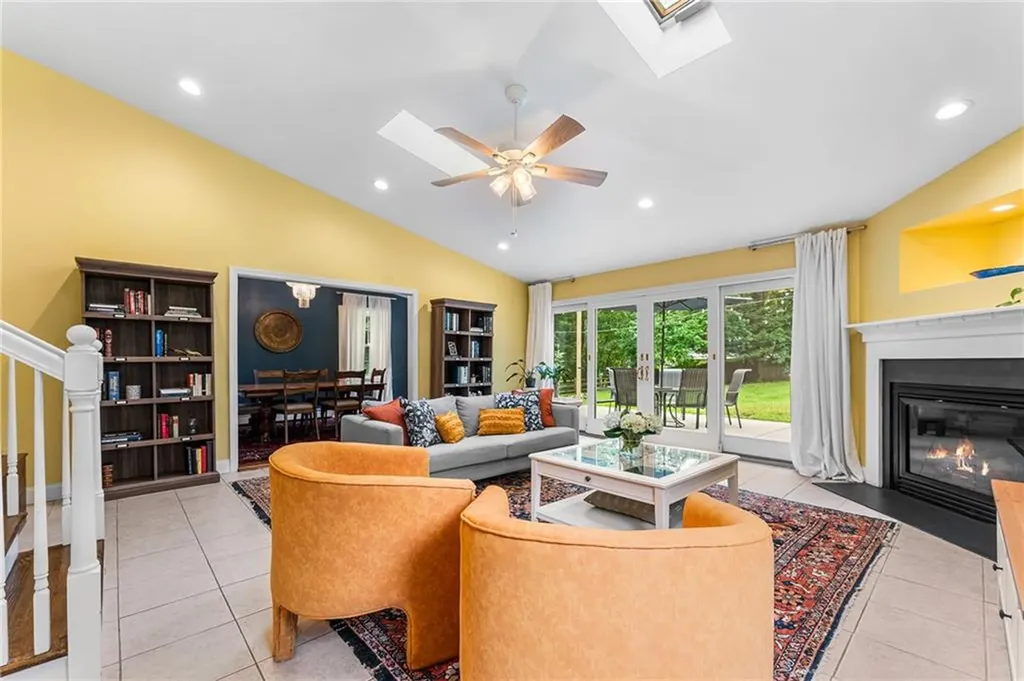 11 Houghton Street Barrington RI 02806