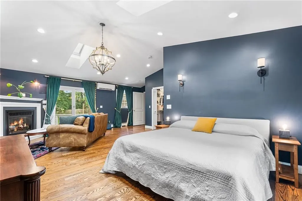 11 Houghton Street Barrington RI 02806