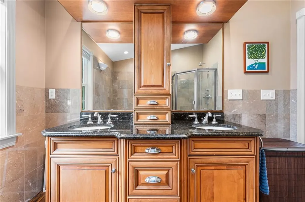11 Houghton Street Barrington RI 02806
