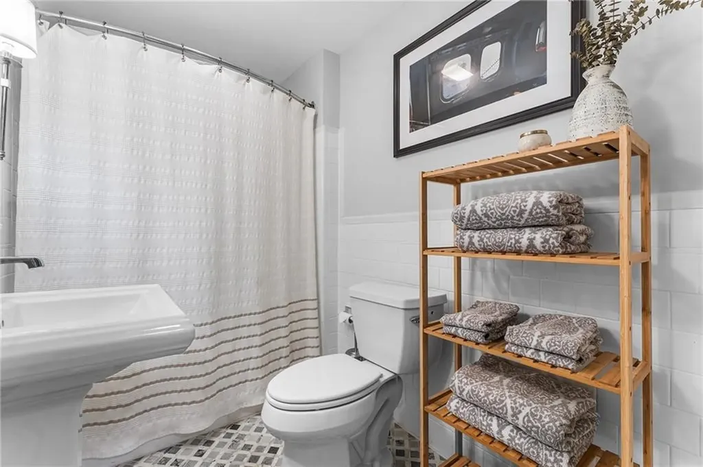 11 Houghton Street Barrington RI 02806