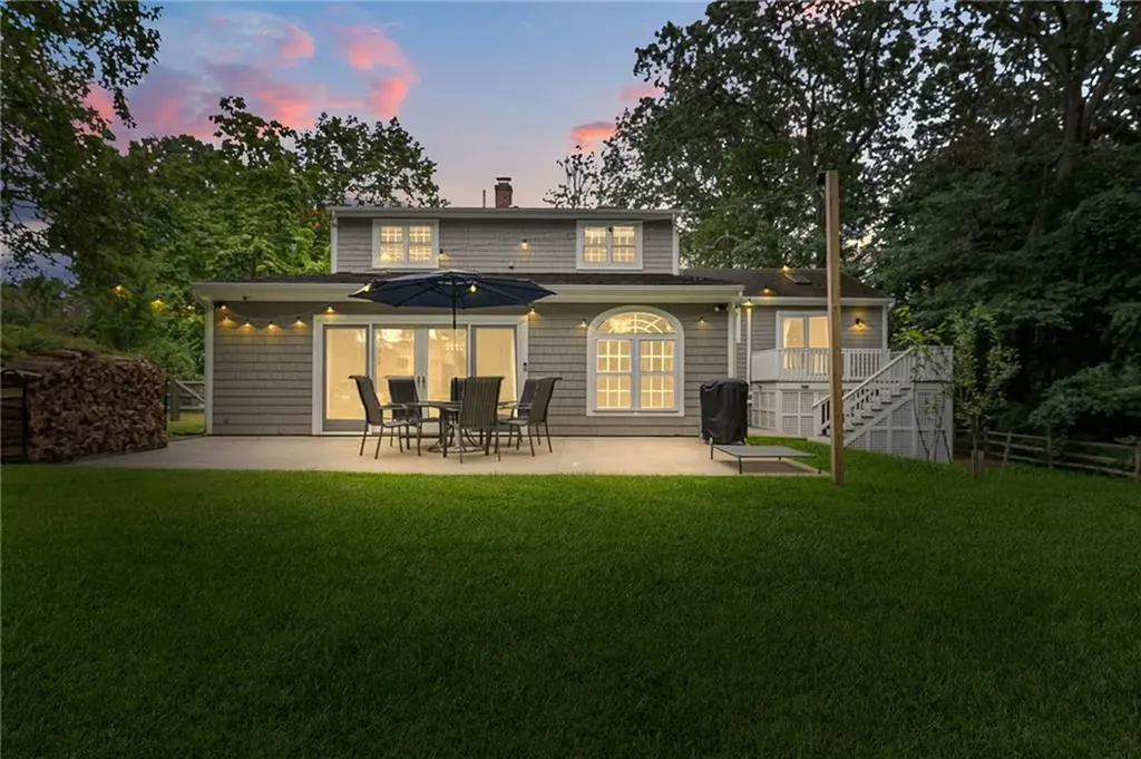 11 Houghton Street Barrington RI 02806